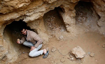قنبلة وقعت على فلسطيني فكشفت عن آثار من العصر الروماني