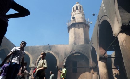 بيت الزكاة الكويتي هيرمم المسجد العمري الأثري في نجع حمادي بعد حرقه