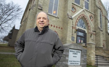 مصري اشترى كنيسة أثرية في كندا لإنقاذها من الإفلاس 