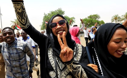 منع ختان الإناث في السودان والسماح للست بسفر أطفالها معاها بدون أذن الأب