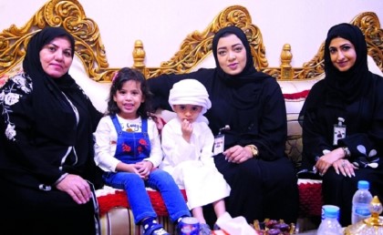 فيديو: شرطة دبي تزور طفلة عندها 4 سنين بيجيلها كوابيس