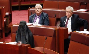نائبة أسترالية تدعو لحظر النقاب بارتدائه داخل مجلس الشيوخ 